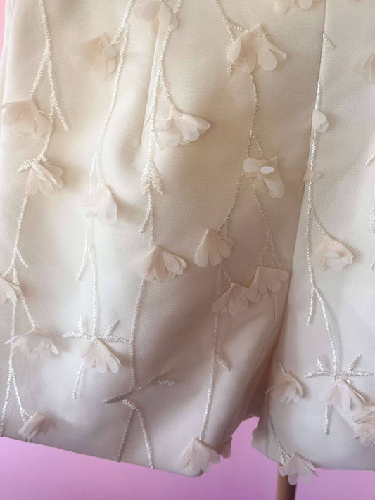 Wit shortje met bloemen