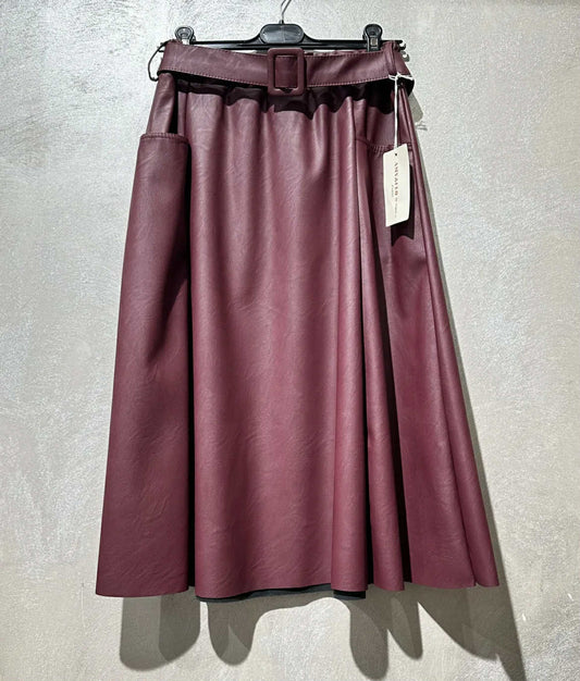 Bordeaux leren rok met riem