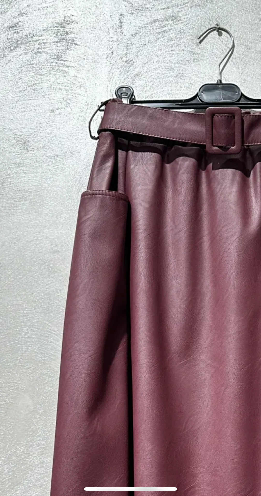 Bordeaux leren rok met riem