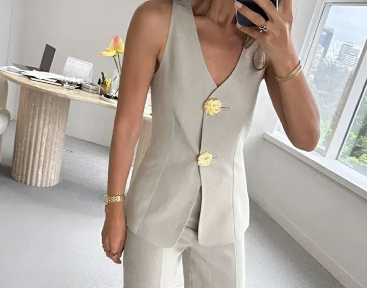 Gilet met golden button