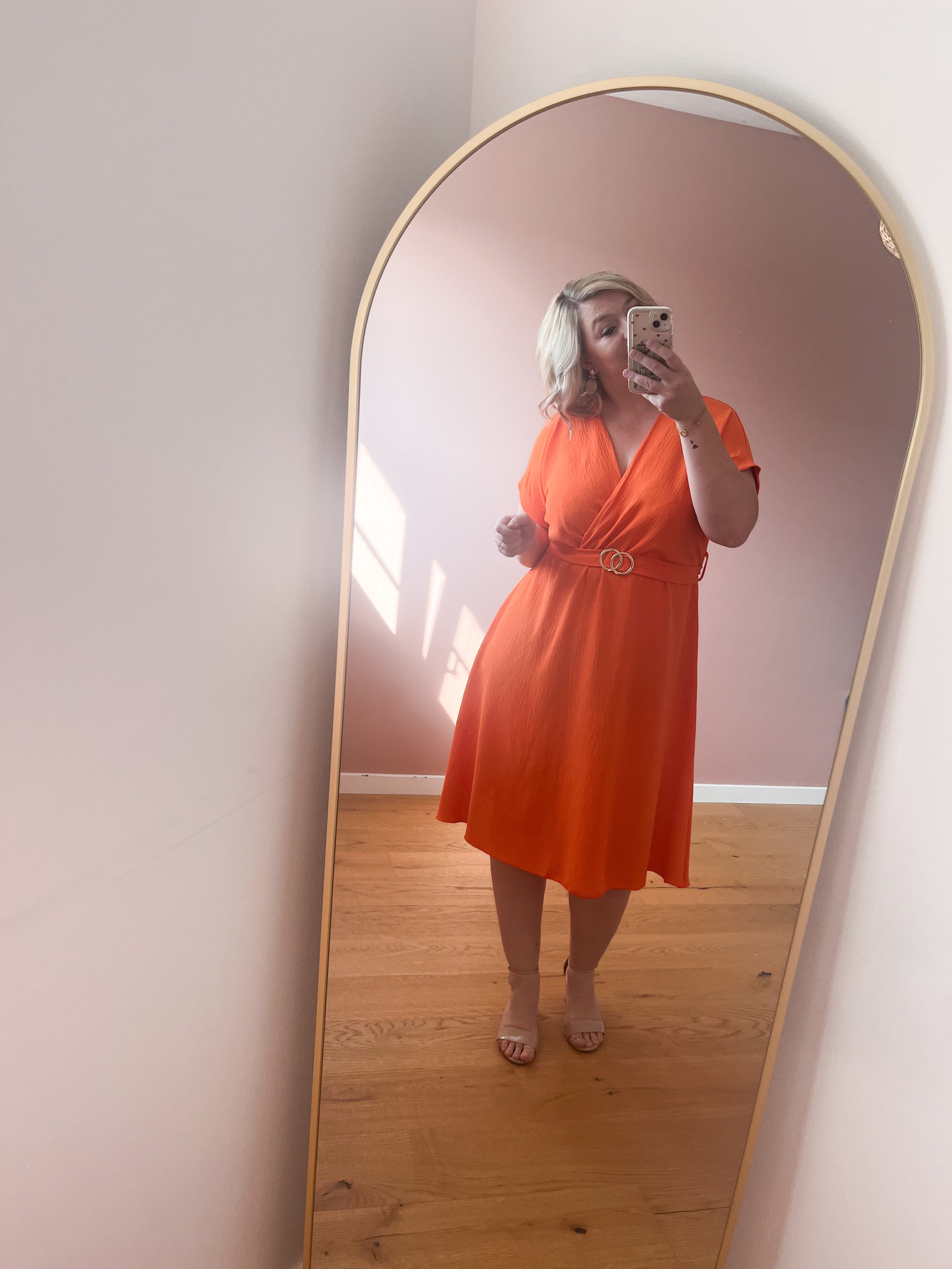 Oranje jurkje met riem